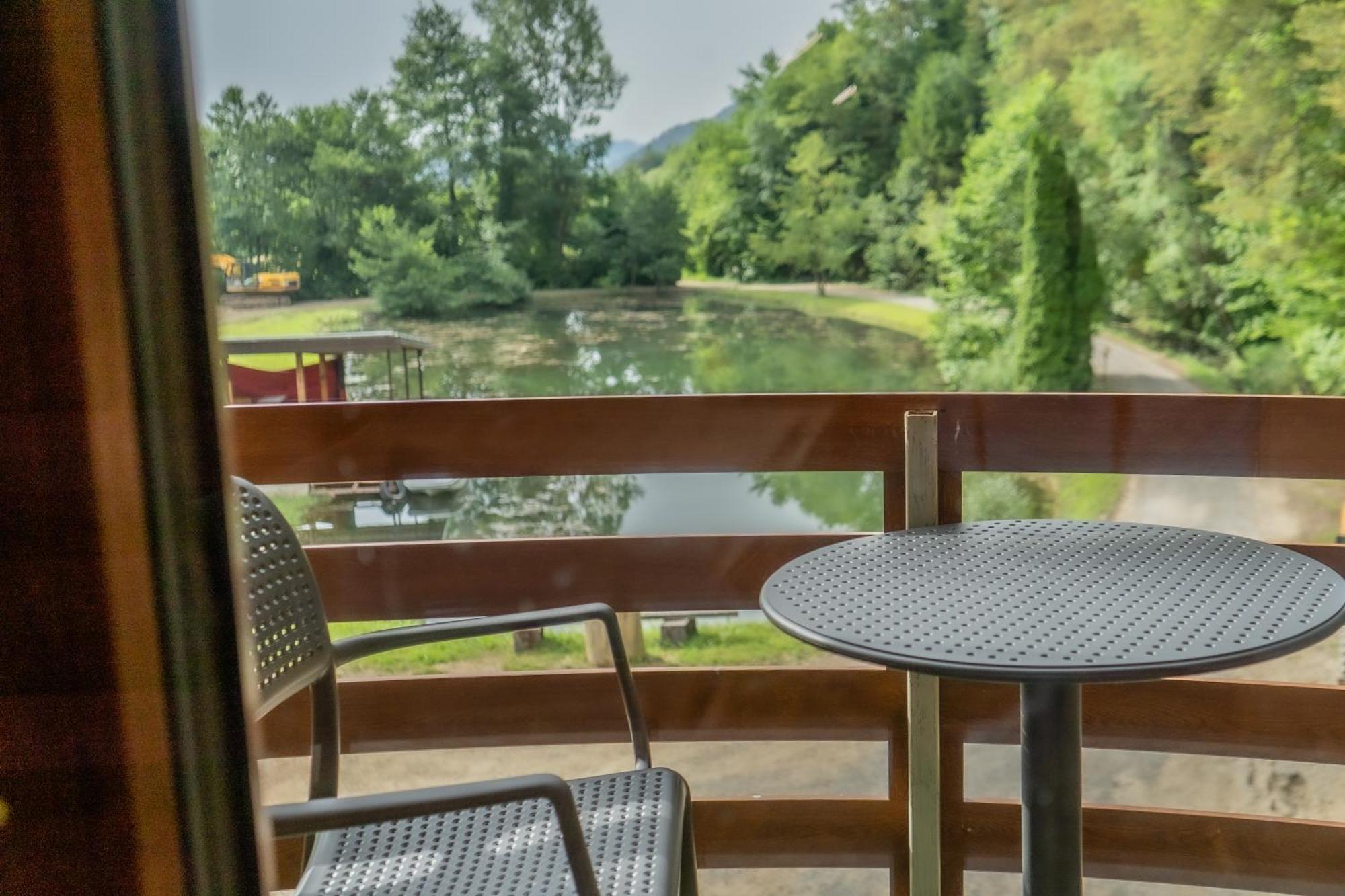 Ferienwohnung Ribnik Stari Trg Lesicno Exterior foto
